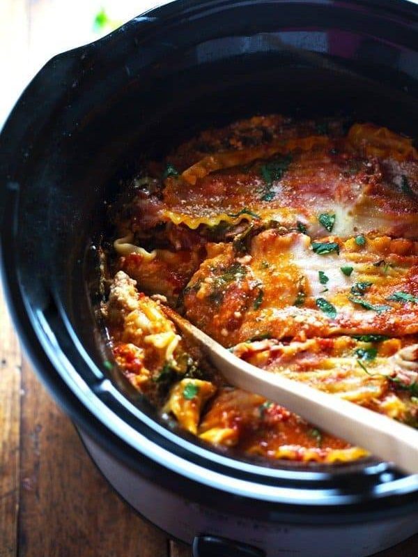 Super Easy Skinny Veggie Crockpot Lasagna - a handful of simple ingredients for a healthy family dinner. | https://be-slim.today